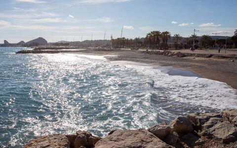 Cagnes Provencal: Cuerpo De Agua, Costa, Costeras Y Los Accidentes Geográficos Oceánico, Apuntalar, Playa, Mar, Klippe, Horizonte, Olas De Viento, Oceano