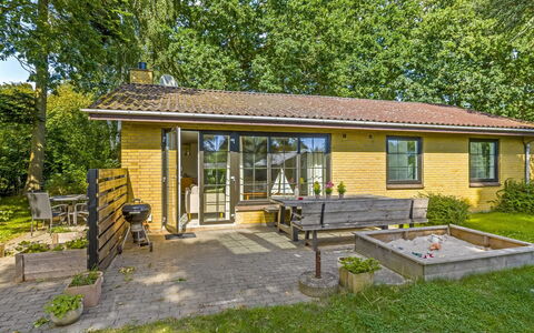 Matild - 250M from the Sea: Inmuebles, Sombra, Entrada De Coches, Casa De Campo