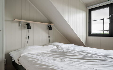 Renstråket 2005: Habitación, Pared, Cama, Madera, Suelo, Piso, Diseño De Interiores, Sábana, Lecho, Techo