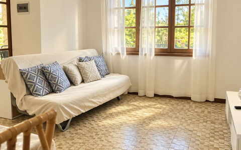 Villasimius 674: Piso, Suelo, Diseño De Interiores, Mueble, Madera, Sofá, Habitación, Casa, Sala