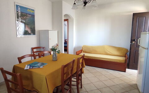 Residenza Agnese Sardegna: Mueble, Piso, Suelo, Mesa, Diseño De Interiores, Cocina Y Comedor Mesa, Silla, Comedor, Habitación, Techo