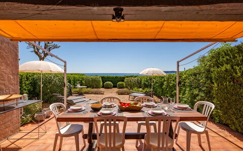 Sainte Maxime 194: Mueble, Mueble Para Exteriores, Mesa, Mesa Al Aire Libre, Silla, Cocina Y Comedor Mesa, Jardín, Patio, Sombra, Recurso