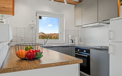 Nikolce - 300M to the Fjord: Cocina, Mostrador, Aparato De Cocina, Diseño De Interiores, Piso, Mueble, Madera, Electrodoméstico, Gabinetes, Techo