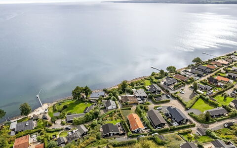 Gesine - 50M to the Fjord: Agua, Barrio Residencial, Paisaje, Camino Acuático, Costa, Costeras Y Los Accidentes Geográficos Oceánico, Casa, Suburbio, Mar, Apuntalar