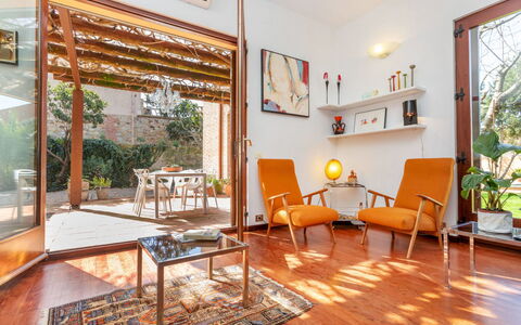 Top Villa Chantal Airco: Piso, Mueble, Diseño De Interiores, Madera, Suelo, Silla, Sala, Techo, Casa, Departamento