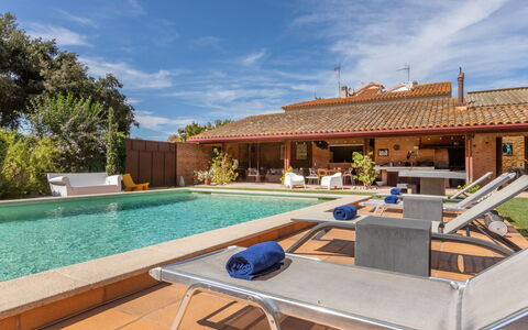 Top Villa Chantal Airco: Piscina, Arquitectura, Recurso, Hacienda, Mueble Para Exteriores, Eco Hotel, Inmuebles, Villa, Sombra, Silla