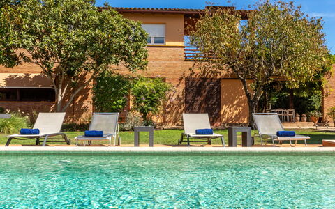 Top Villa Chantal Airco: Piscina, Azul, Barrio Residencial, Recurso, Arquitectura, Casa, Casa, Inmuebles, Mueble Para Exteriores, Departamento