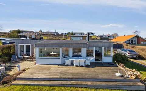 Solbritt - 30M from the Sea: Techo, Casa, Casa, Cabaña, Puerta, Vía Muerta, Cubierta, Porche, Tablón, Madera Dura