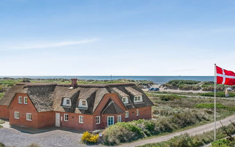 Gytha - 75M from the Sea: Inmuebles, Sombra, Entrada De Coches, Casa De Campo