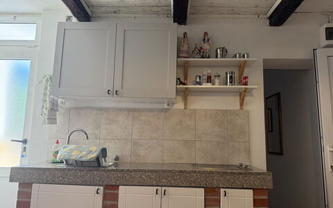 Appartamento Olive Garden, Ac, Wifi, Hvar: Cocina, Mostrador, Madera, Piso, Gabinetes, Diseño De Interiores, Mueble, Aparato De Cocina, Suelo, Electrodoméstico