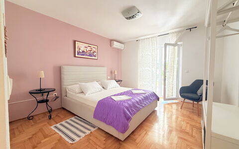 Appartamento Olive Garden, Ac, Wifi, Hvar: Mueble, Cama, Diseño De Interiores, Habitación, Suelo, Piso, Lecho, Sábana, Madera, Habitación
