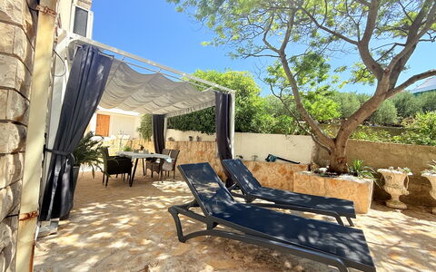 Appartamento Olive Garden, Ac, Wifi, Hvar: Mueble Para Exteriores, Mueble, Piscina, Sombra, Silla, Recurso, Eco Hotel, Losa, Sunlounger, Patio