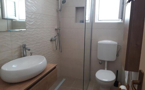 Peaceful Apartment With Beautiful View - Hvar: Baño, Lavabo Del Baño, Arreglo De Tubería, Piso, Suelo, Pared, Lavabo, Diseño De Interiores, Baño, Asiento Del Baño
