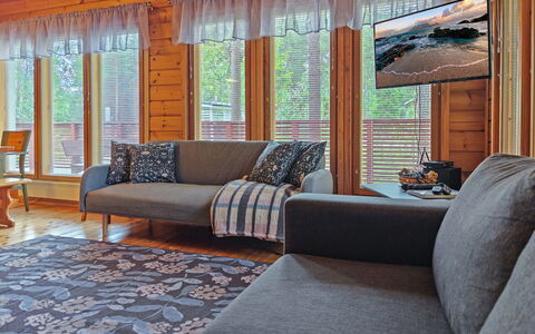 Kevätruska a: Mueble, Diseño De Interiores, Madera, Sofá, Piso, Suelo, Sala, Casa, Habitación