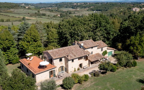 Casale del Timignano, Private Villa with Huge Gard: Edificio, Casa, Barrio Residencial, Casa, Techo, Arquitectura, Paisaje, Fachada, Barrio, Área Rural