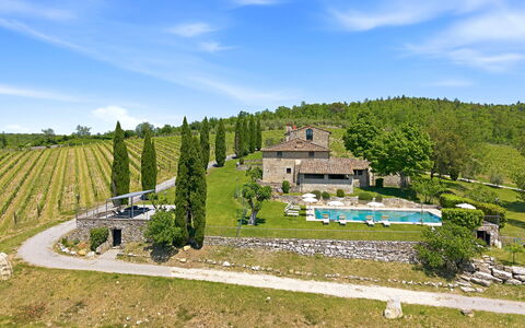 Dimora Chianti Shire: Stunning Tuscan Villa on Vin: Casa, Casa, Inmuebles, Cabaña, Casa De Campo, Jardín, Paisajismo, Villa, Yarda, Pueblo
