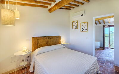 Villa Marielena Chianti Farmhouse with Hot Tub