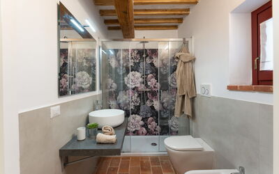 Villa Marielena Chianti Farmhouse with Hot Tub