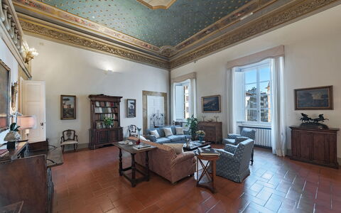 Elegant Suite: Florence Apartment with View on Med: Diseño De Interiores, Mueble, Techo, Piso, Suelo, Habitación, Encendiendo, Marco, Silla, Sala