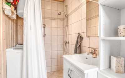 Thorir - 500M from the Sea