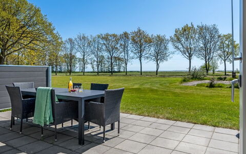 Ilsebeth - 400M from the Sea: Mueble, Mueble Para Exteriores, Silla, Jardín, Sombra, Madera Dura, Mesa Al Aire Libre, Paisajismo, Patio, Césped