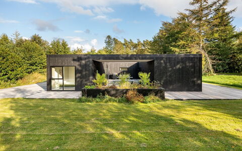 Hortense - 900M from the Sea: Techo, Casa, Casa, Cabaña, Puerta, Vía Muerta, Inmuebles, Césped, Yarda, Porche