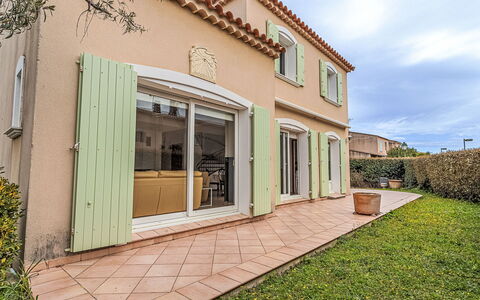 Villa la Pivoine: Diseño Urbano, Sombra, Paisajismo, Parque, Ciudad De Vacaciones, Recurso