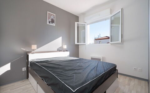 La Dune: Mueble, Cama, Habitación, Diseño De Interiores, Piso, Suelo, Techo, Habitación, Sábana, Lecho