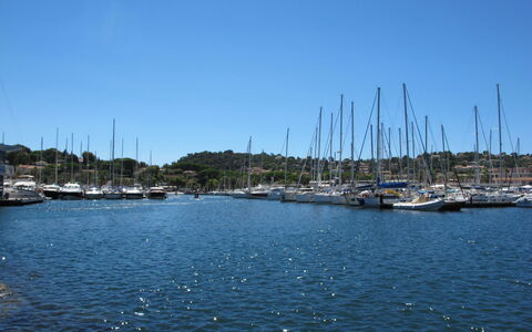 Les Villas de la Baie: Barco, Agua, Centro De Deportes Acuáticos, Cuerpo De Agua, Watercraft, Los Recursos Hídricos, Barcos Y Canotaje - Efectos Y Equipo, Camino Acuático, Mástil, Puerto