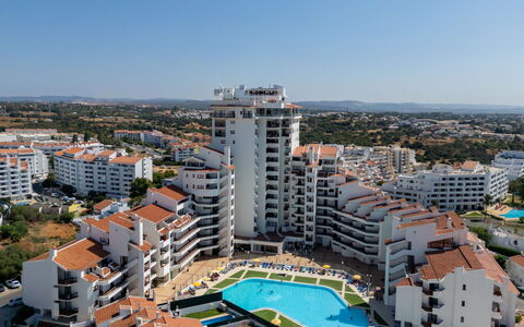 Villa Magna: Cielo, Azul, Tiempo De Día, Horizonte, Costa, Zona Tropical, Ciudad De Vacaciones