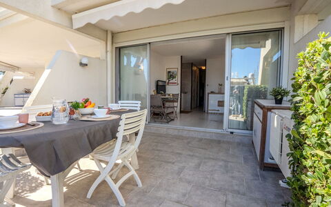 Les Rivages D'Ulysse: Toldo, Sombra, Balcón, Silla, Mueble Para Exteriores, Estructura Al Aire Libre, Mesa Al Aire Libre, Pérgola, Patio, Planta De Casa