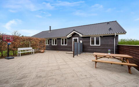 Gertrud - 950M to the Fjord: Piso, Diseño De Interiores, Madera, Suelo, Escalera, Techo, Manchas De Madera, Suelos De Madera, Madera Dura, Pretil