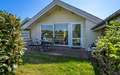 Darina - 150M from the Sea