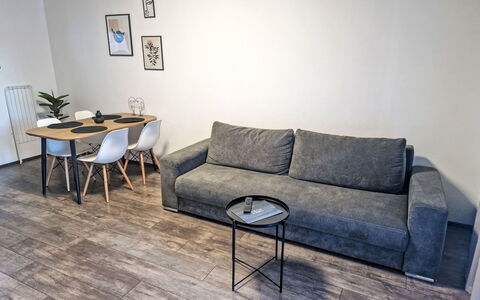 Lakeview Luxury Lodge & Garden: Piso, Mueble, Suelo, Madera, Sofá, Diseño De Interiores, Suelos De Madera, Habitación, Departamento, Sala