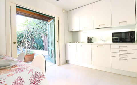 Villino Sonia: Piso, Madera, Diseño De Interiores, Suelo, Mueble, Cocina, Casa, Mostrador, Techo, Habitación