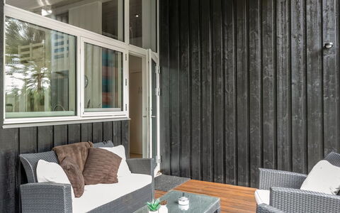 Nanni - from the Sea: Madera, Casa, Porche, Cubierta, Madera Dura, Techo, Manchas De Madera, Suelos De Madera, Eco Hotel