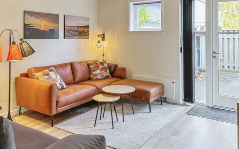 Felicia - 200M from the Sea: Sofá, Piso, Madera, Diseño De Interiores, Sala, Suelo, Mueble, Casa, Suelos De Madera