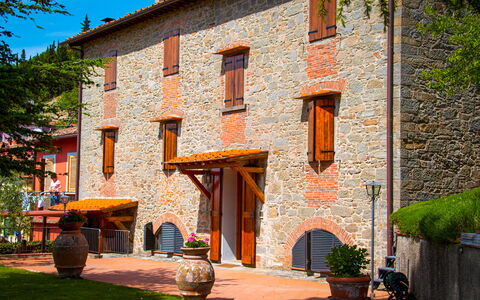 Agriturismo Casa Da Pietro: Ladrillo, Jardín, Inmuebles, Hacienda, Villa, Paisajismo, Casa De Campo, Patio Interior, Eco Hotel
