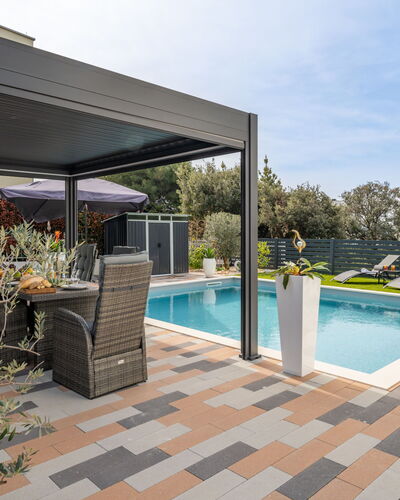 Giny: Mueble Para Exteriores, Sombra, Piscina, Patio, Silla, Estructura Al Aire Libre, Pérgola, Recurso, Eco Hotel, Jardín
