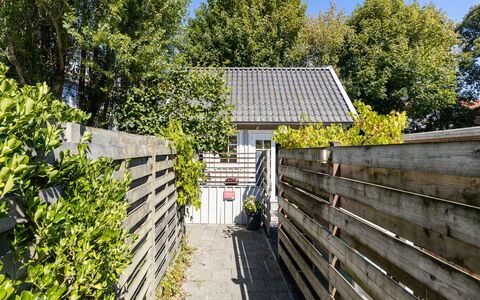 Residence Domburg: Arbusto, Jardín, Casa, Cerca, Patio Interior, Vía Muerta, Sombra, Inicio De Esgrima, Paisajismo, Yarda
