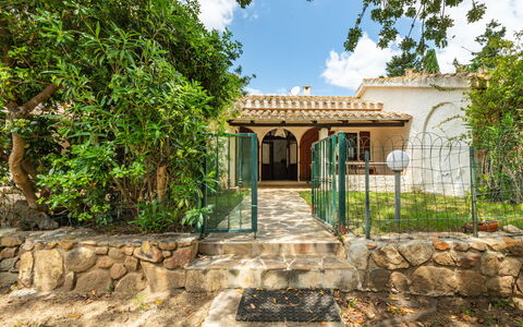 Casa ai Mandorli: Sombra, Inmuebles, Hacienda, Jardín, Paisajismo, Patio Interior, Yarda, Portón, Cerca, Villa