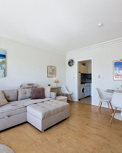 Cosy @ the Beach Studio with Pool 140.2