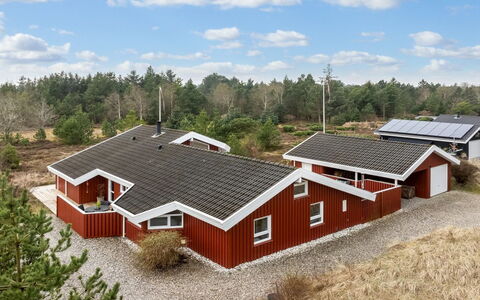 Gunborg - 2.5Km from the Sea: Techo, Casa, Casa, Cabaña, Vía Muerta, Inmuebles, Entrada De Coches, Edificios Del Jardín, Yarda, Cobertizo