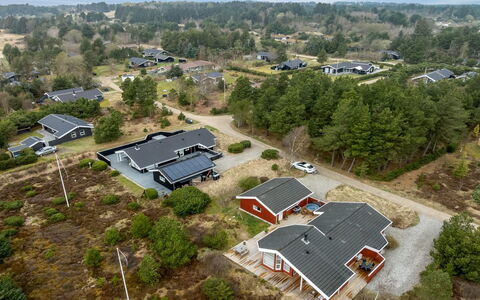 Gunborg - 2.5Km from the Sea: Techo, Casa, Casa, Cabaña, Vía Muerta, Inmuebles, Entrada De Coches, Edificios Del Jardín, Yarda, Cobertizo