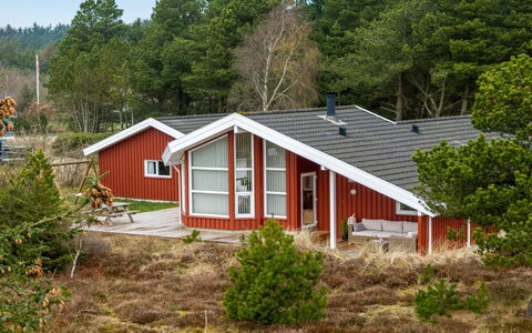 Gunborg - 2.5Km from the Sea: Techo, Casa, Casa, Cabaña, Vía Muerta, Inmuebles, Entrada De Coches, Edificios Del Jardín, Yarda, Cobertizo