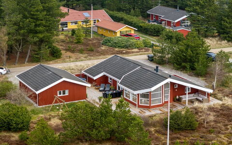 Gunborg - 2.5Km from the Sea: Techo, Casa, Casa, Cabaña, Vía Muerta, Inmuebles, Entrada De Coches, Edificios Del Jardín, Yarda, Cobertizo