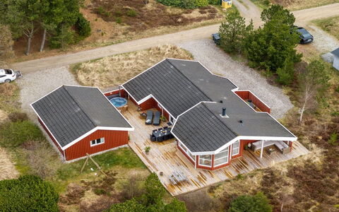 Gunborg - 2.5Km from the Sea: Techo, Casa, Casa, Cabaña, Vía Muerta, Inmuebles, Entrada De Coches, Edificios Del Jardín, Yarda, Cobertizo