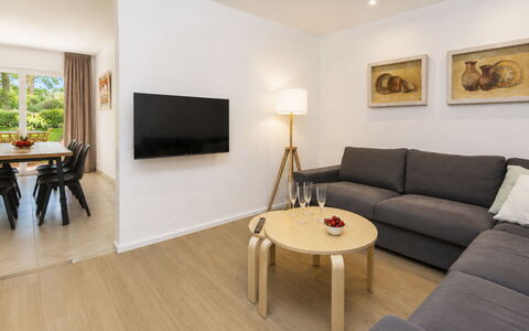 Country Club Family: Diseño De Interiores, Mueble, Piso, Suelo, Madera, Sofá, Sala, Techo, Habitación, Casa