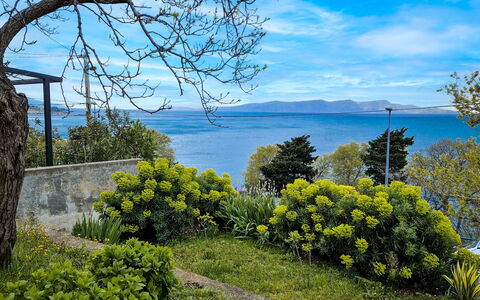 Mare Croatia: Mueble Para Exteriores, Jardín, Mesa Al Aire Libre, Silla, Sombra, Paisajismo, Patio Interior, Yarda, Eco Hotel, Cocina Y Comedor Mesa