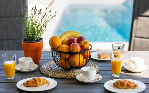 Larus: Comida, Vajilla, Utensilios Para Servir, Fruta, Drinkware, Vajilla, Ingrediente, Taza, Plato